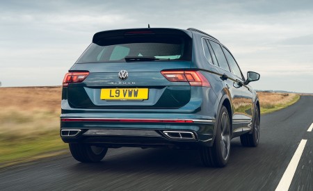 2021 Volkswagen Tiguan R-Line (UK-Spec) Rear Wallpapers  450x275 (29)