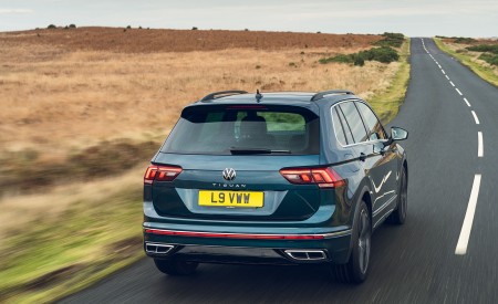 2021 Volkswagen Tiguan R-Line (UK-Spec) Rear Wallpapers 450x275 (30)