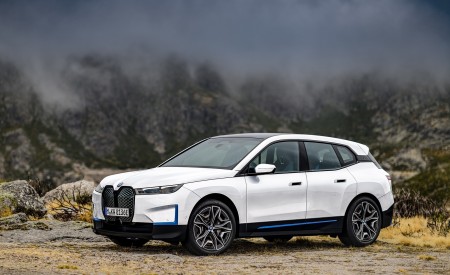 2022 BMW iX Front Three-Quarter Wallpapers 450x275 (77)