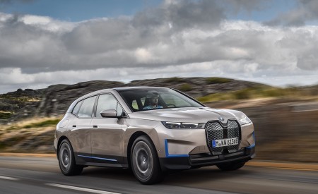 2022 BMW iX Front Three-Quarter Wallpapers 450x275 (31)