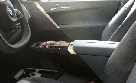 2022 BMW iX Interior Wallpapers  450x275 (61)