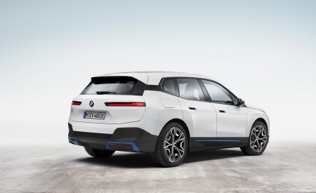 2022 BMW iX Rear Three-Quarter Wallpapers 450x275 (86)