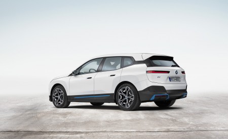 2022 BMW iX Rear Three-Quarter Wallpapers 450x275 (87)