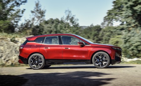 2022 BMW iX with Sport Package Side Wallpapers 450x275 (6)