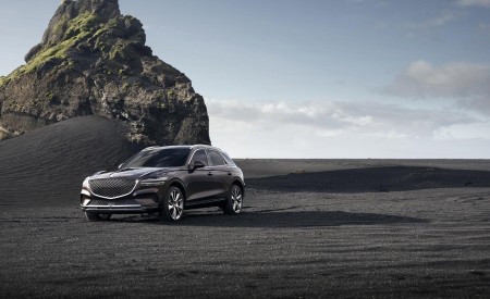 2022 Genesis GV70 Front Three-Quarter Wallpapers 450x275 (4)