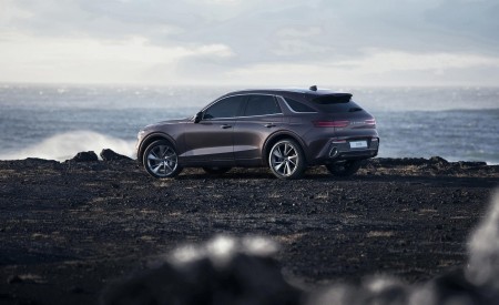 2022 Genesis GV70 Rear Three-Quarter Wallpapers 450x275 (6)