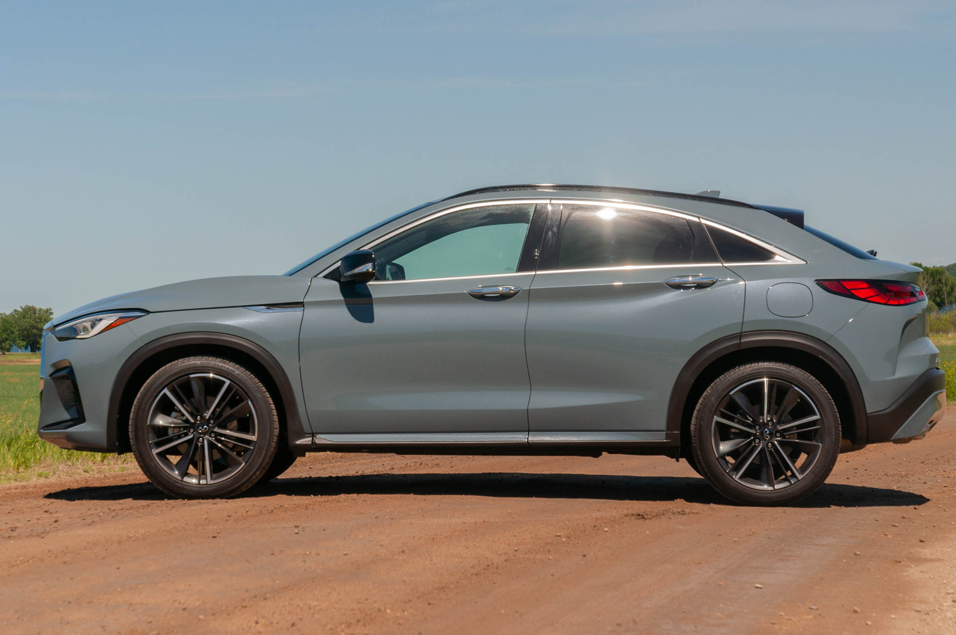 2022 Infiniti QX55 (Color: Liquid Platinum) Side Wallpapers (7)