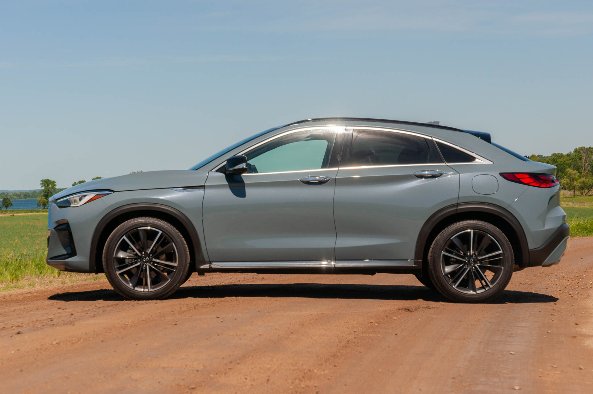 2022 Infiniti QX55 (Color: Liquid Platinum) Side Wallpapers (8)