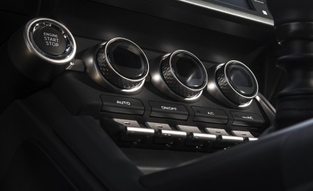 2022 Subaru BRZ Central Console Wallpapers 450x275 (123)