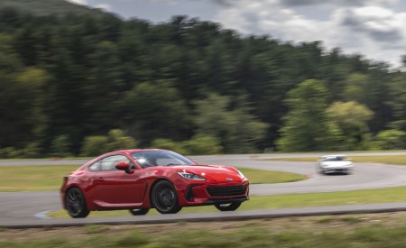 2022 Subaru BRZ Front Three-Quarter Wallpapers 450x275 (3)