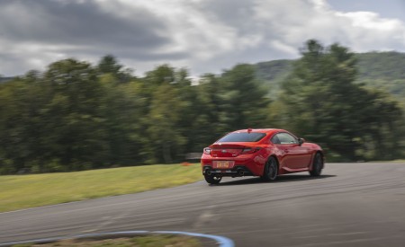 2022 Subaru BRZ Rear Three-Quarter Wallpapers 450x275 (9)