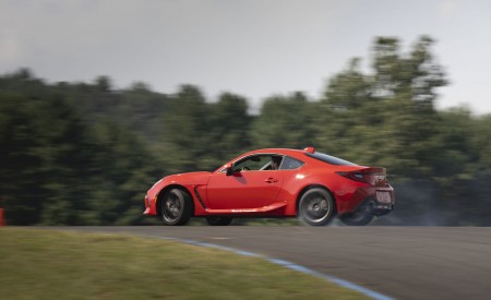 2022 Subaru BRZ Rear Three-Quarter Wallpapers 450x275 (6)