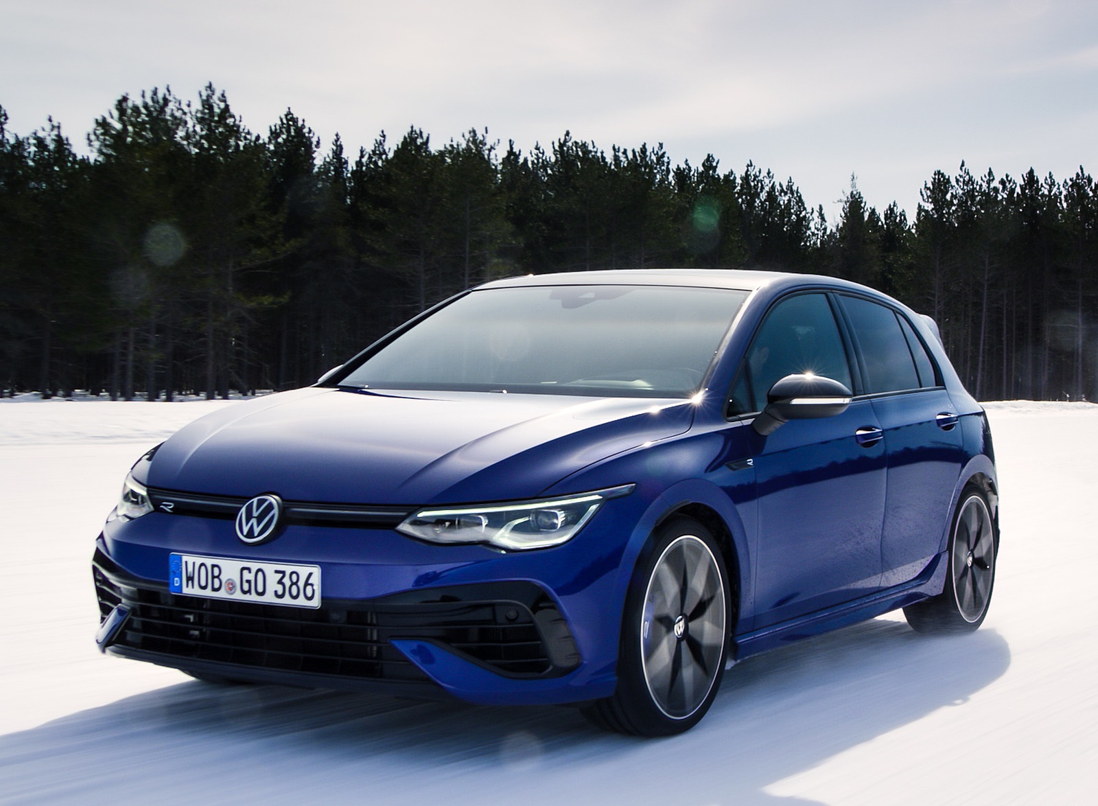 2022 Volkswagen Golf R Front Three-Quarter Wallpapers  (6)