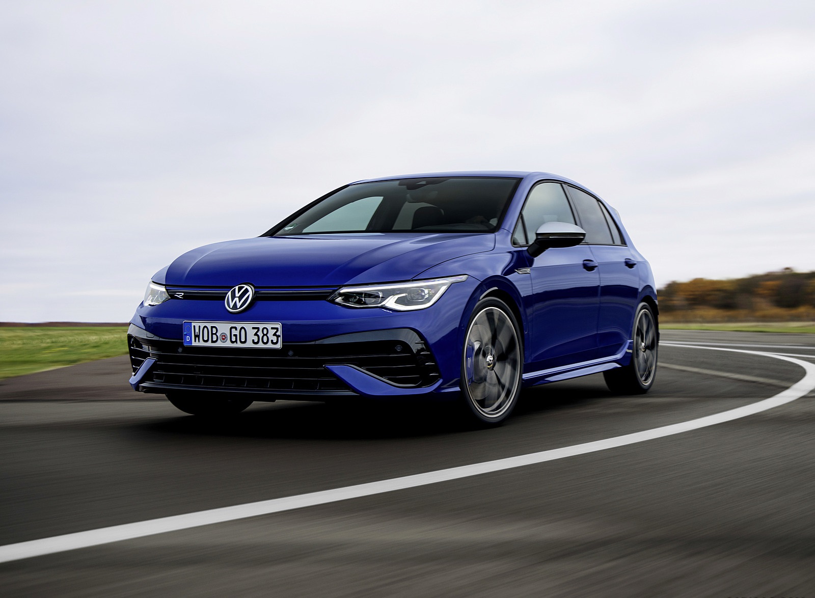 2022 Volkswagen Golf R Front Three-Quarter Wallpapers  (1)
