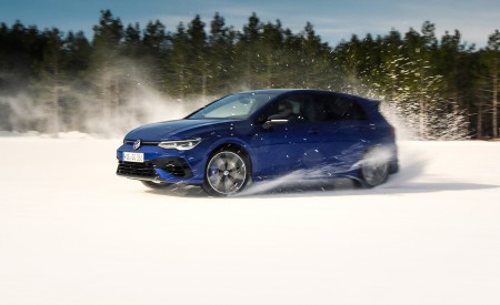 2022 Volkswagen Golf R Front Three-Quarter Wallpapers 450x275 (3)