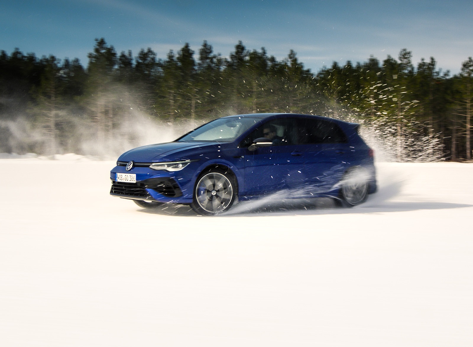 2022 Volkswagen Golf R Front Three-Quarter Wallpapers (8)
