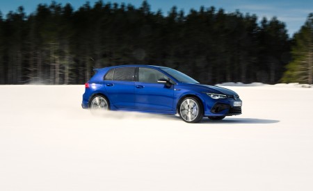 2022 Volkswagen Golf R Front Three-Quarter Wallpapers  450x275 (4)
