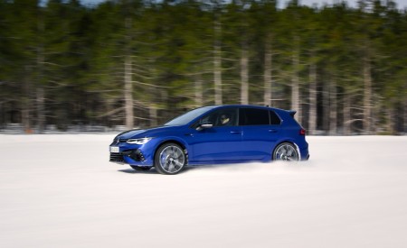2022 Volkswagen Golf R Front Three-Quarter Wallpapers  450x275 (5)