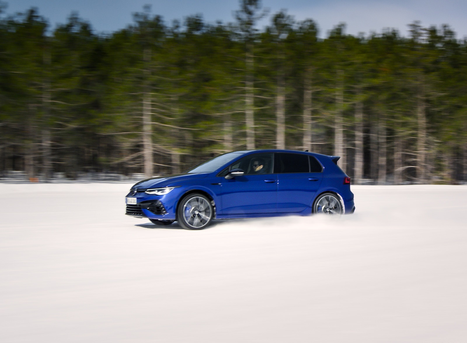2022 Volkswagen Golf R Front Three-Quarter Wallpapers  (10)