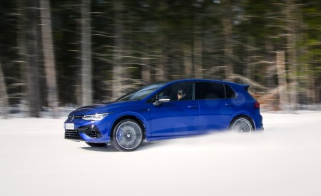 2022 Volkswagen Golf R Front Three-Quarter Wallpapers  450x275 (6)