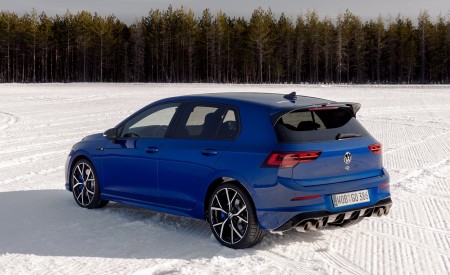 2022 Volkswagen Golf R Rear Three-Quarter Wallpapers 450x275 (24)