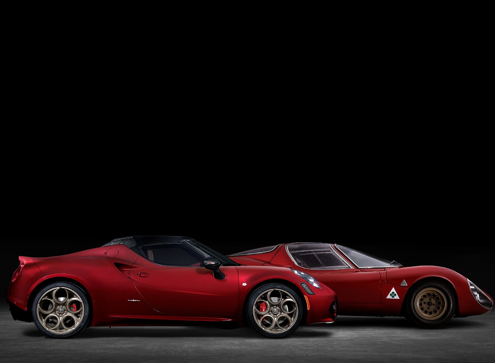 2020 Alfa Romeo 4C Spider 33 Stradale Tributo and 1967 Alfa Romeo 33 Stradale Side Wallpapers (14)