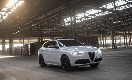2021 Alfa Romeo Stelvio Veloce Ti Front Three-Quarter Wallpapers 450x275 (9)