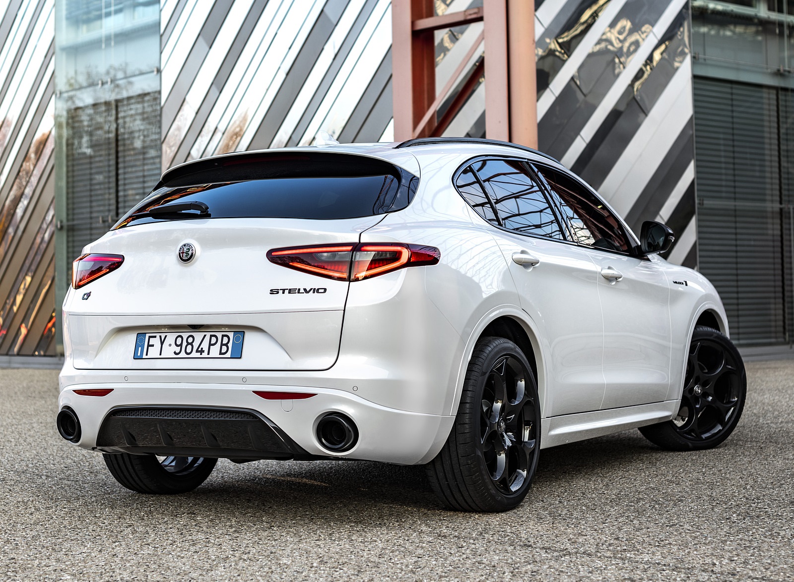 2021 Alfa Romeo Stelvio Veloce Ti Rear Three-Quarter Wallpapers (2)