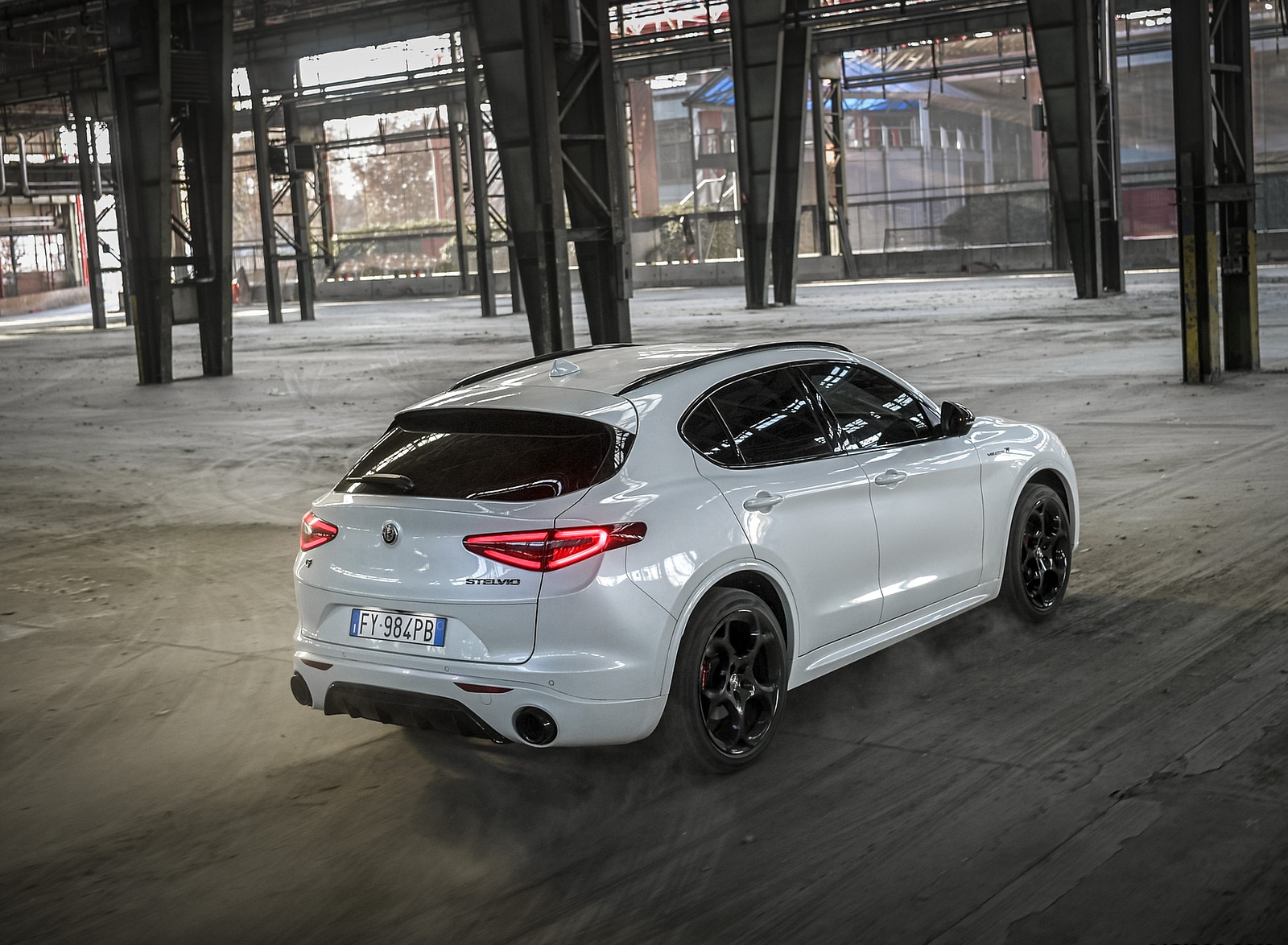 2021 Alfa Romeo Stelvio Veloce Ti Rear Three-Quarter Wallpapers (12)