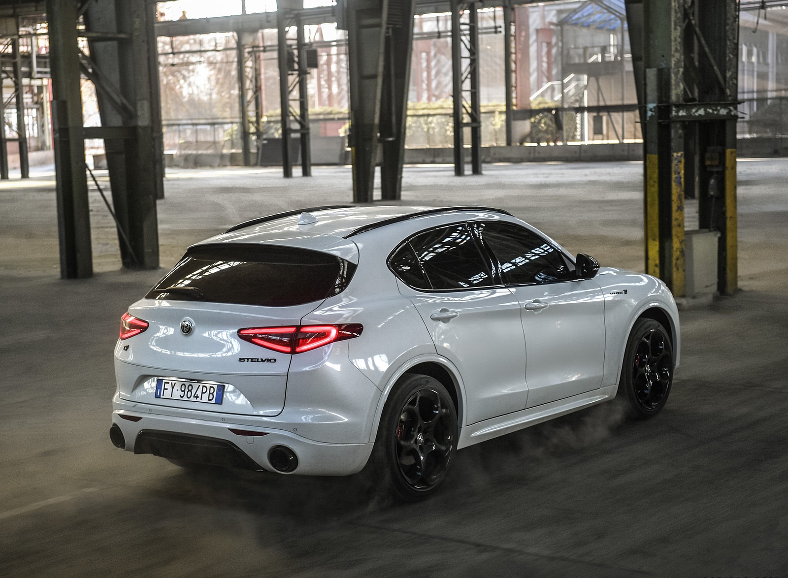 2021 Alfa Romeo Stelvio Veloce Ti Rear Three-Quarter Wallpapers (13)