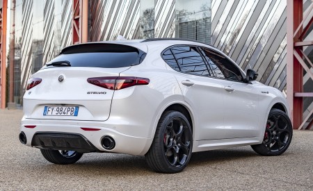 2021 Alfa Romeo Stelvio Veloce Ti Rear Three-Quarter Wallpapers 450x275 (3)
