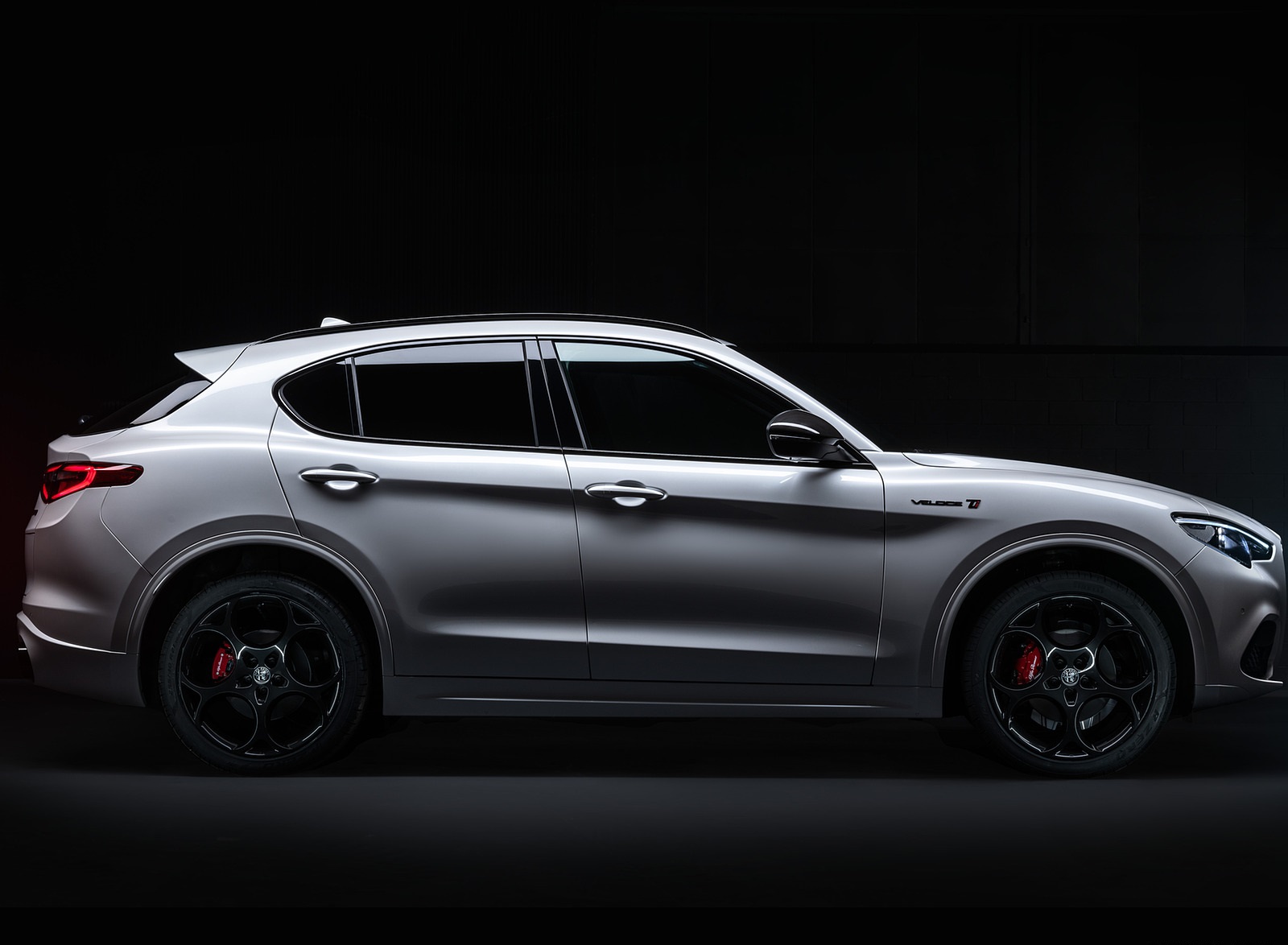 2021 Alfa Romeo Stelvio Veloce Ti Side Wallpapers #23 of 29