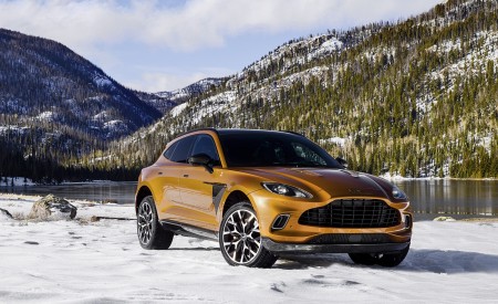 2021 Aston Martin DBX (Golden Saffron; US-Spec) Front Three-Quarter Wallpapers 450x275 (27)