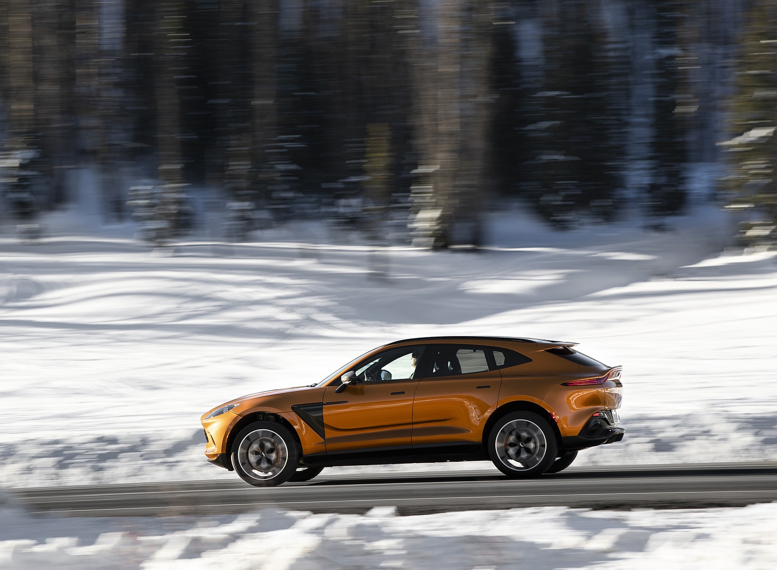 2021 Aston Martin DBX (Golden Saffron; US-Spec) Side Wallpapers (12)