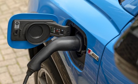2021 Audi Q3 45 TFSI e Plug-In Hybrid (UK-Spec) Charging Connector Wallpapers  450x275 (24)