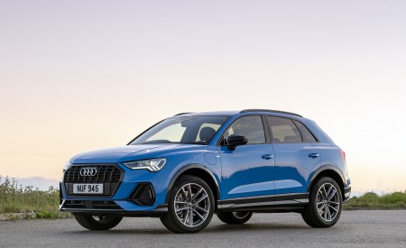 2021 Audi Q3 45 TFSI e Plug-In Hybrid (UK-Spec) Front Three-Quarter Wallpapers 450x275 (14)