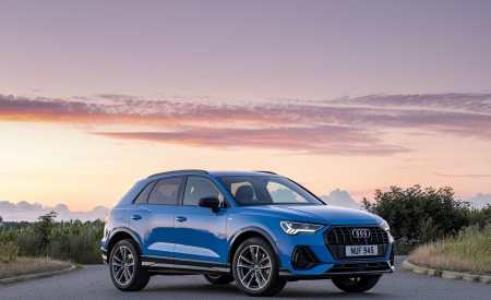 2021 Audi Q3 45 TFSI e Plug-In Hybrid (UK-Spec) Front Three-Quarter Wallpapers 450x275 (15)