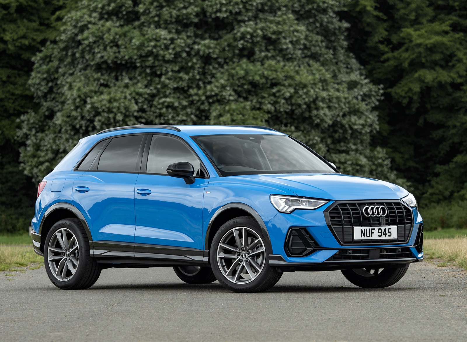 2021 Audi Q3 45 TFSI e Plug-In Hybrid (UK-Spec) Front Three-Quarter Wallpapers (11)