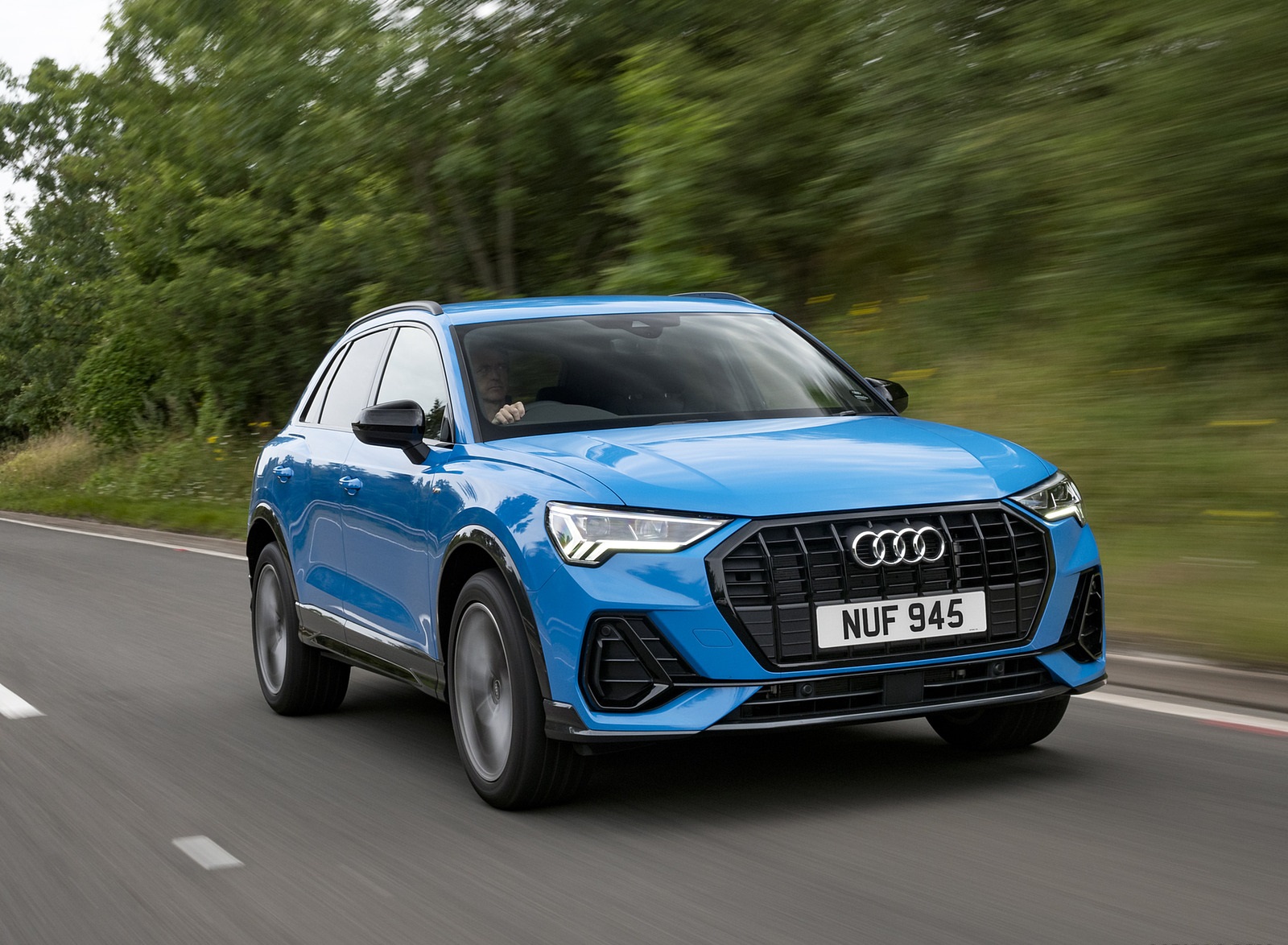 2021 Audi Q3 45 TFSI e Plug-In Hybrid (UK-Spec) Front Three-Quarter Wallpapers (5)