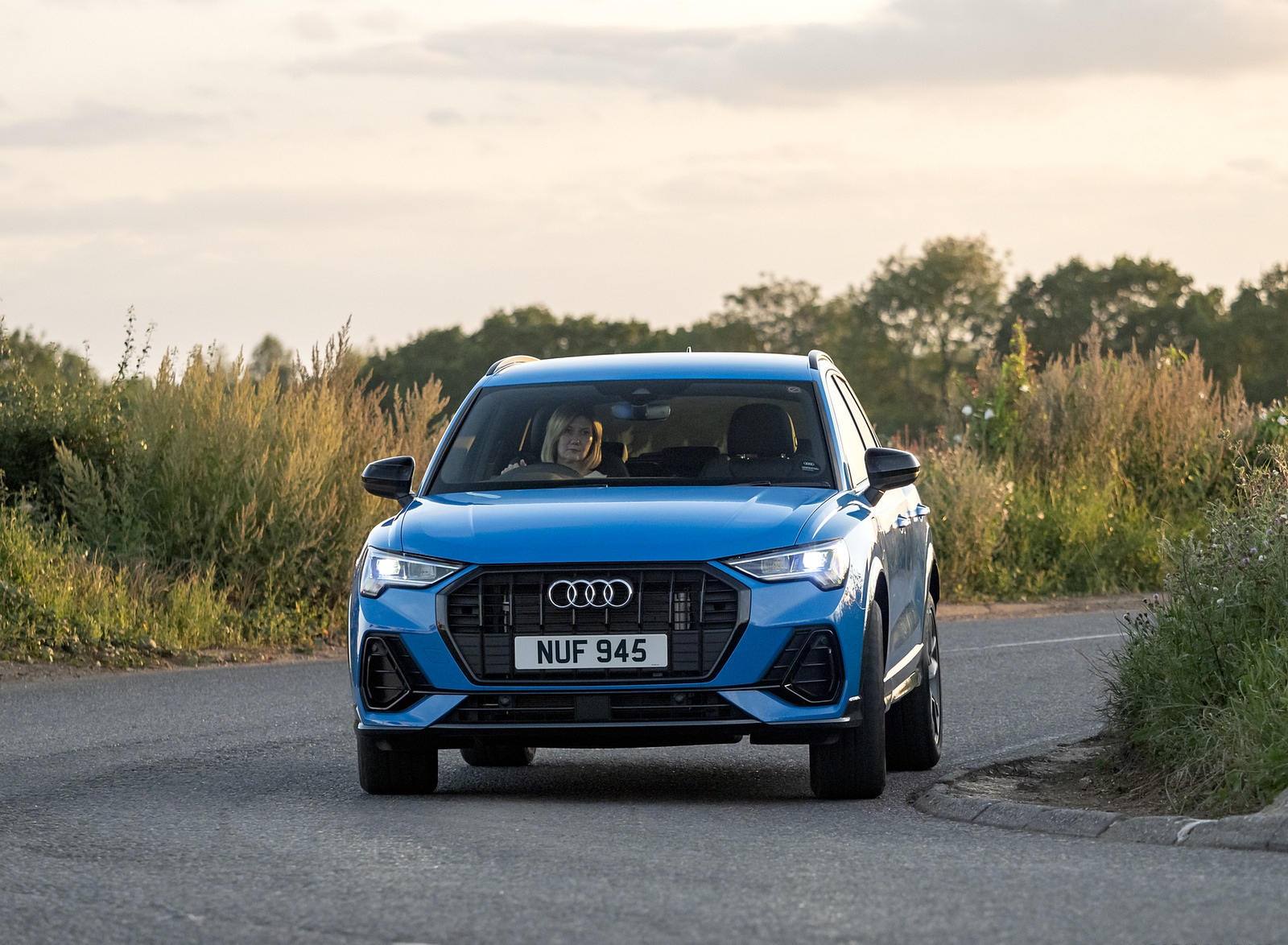 2021 Audi Q3 45 TFSI e Plug-In Hybrid (UK-Spec) Front Wallpapers (12)