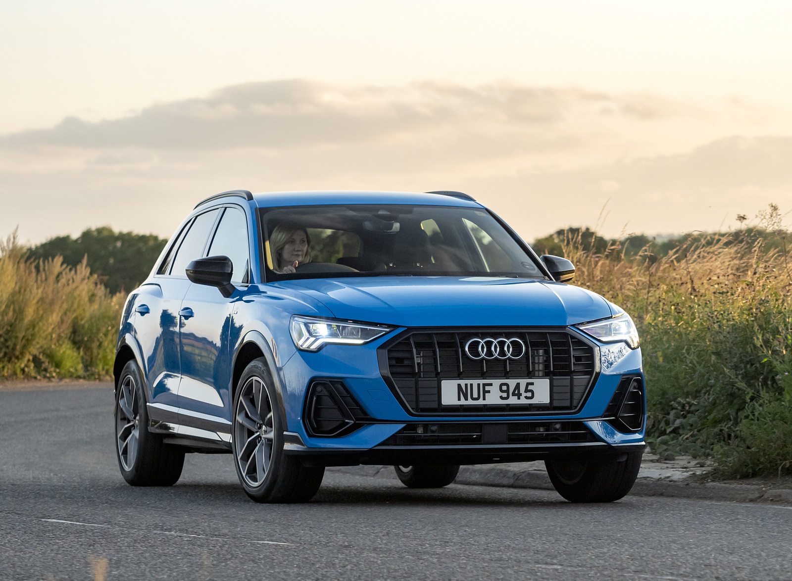 2021 Audi Q3 45 TFSI e Plug-In Hybrid (UK-Spec) Front Wallpapers (6)