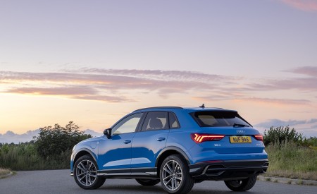 2021 Audi Q3 45 TFSI e Plug-In Hybrid (UK-Spec) Rear Three-Quarter Wallpapers 450x275 (18)