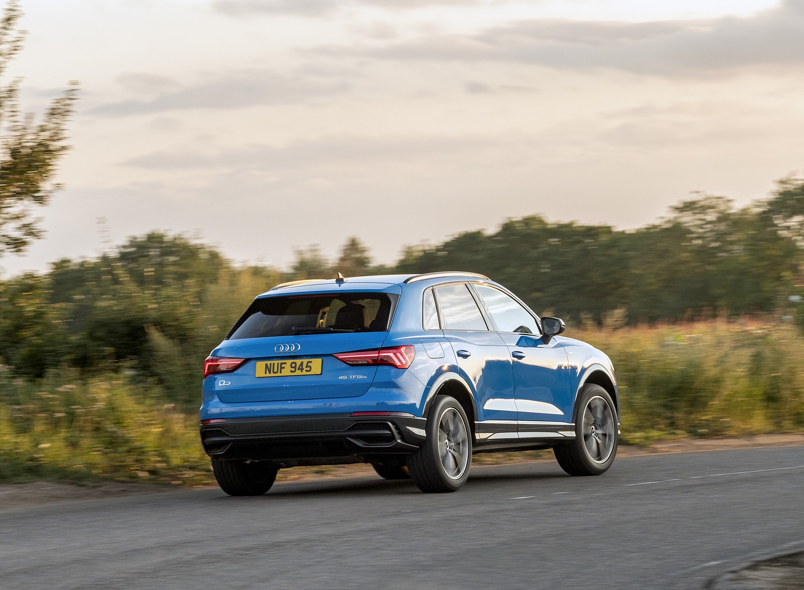 2021 Audi Q3 45 TFSI e Plug-In Hybrid (UK-Spec) Rear Three-Quarter Wallpapers (8)