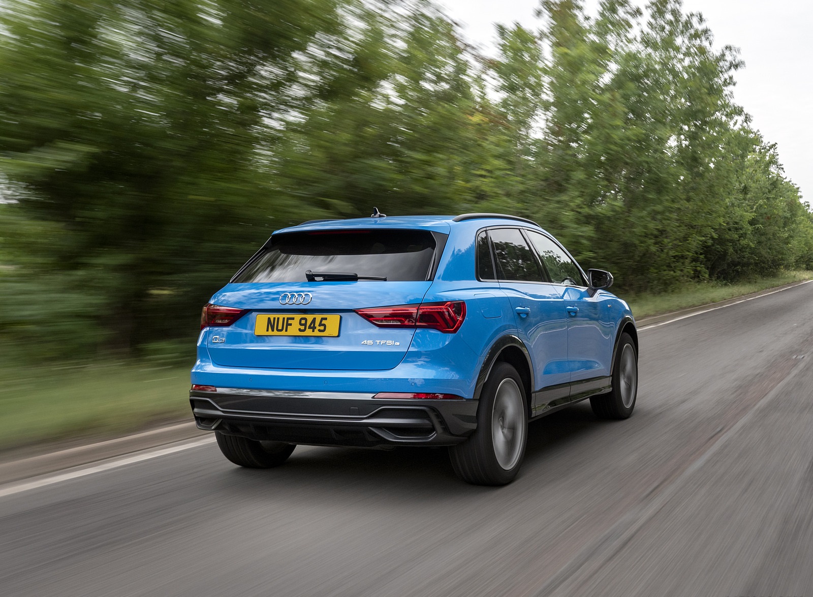 2021 Audi Q3 45 TFSI e Plug-In Hybrid (UK-Spec) Rear Three-Quarter Wallpapers (9)