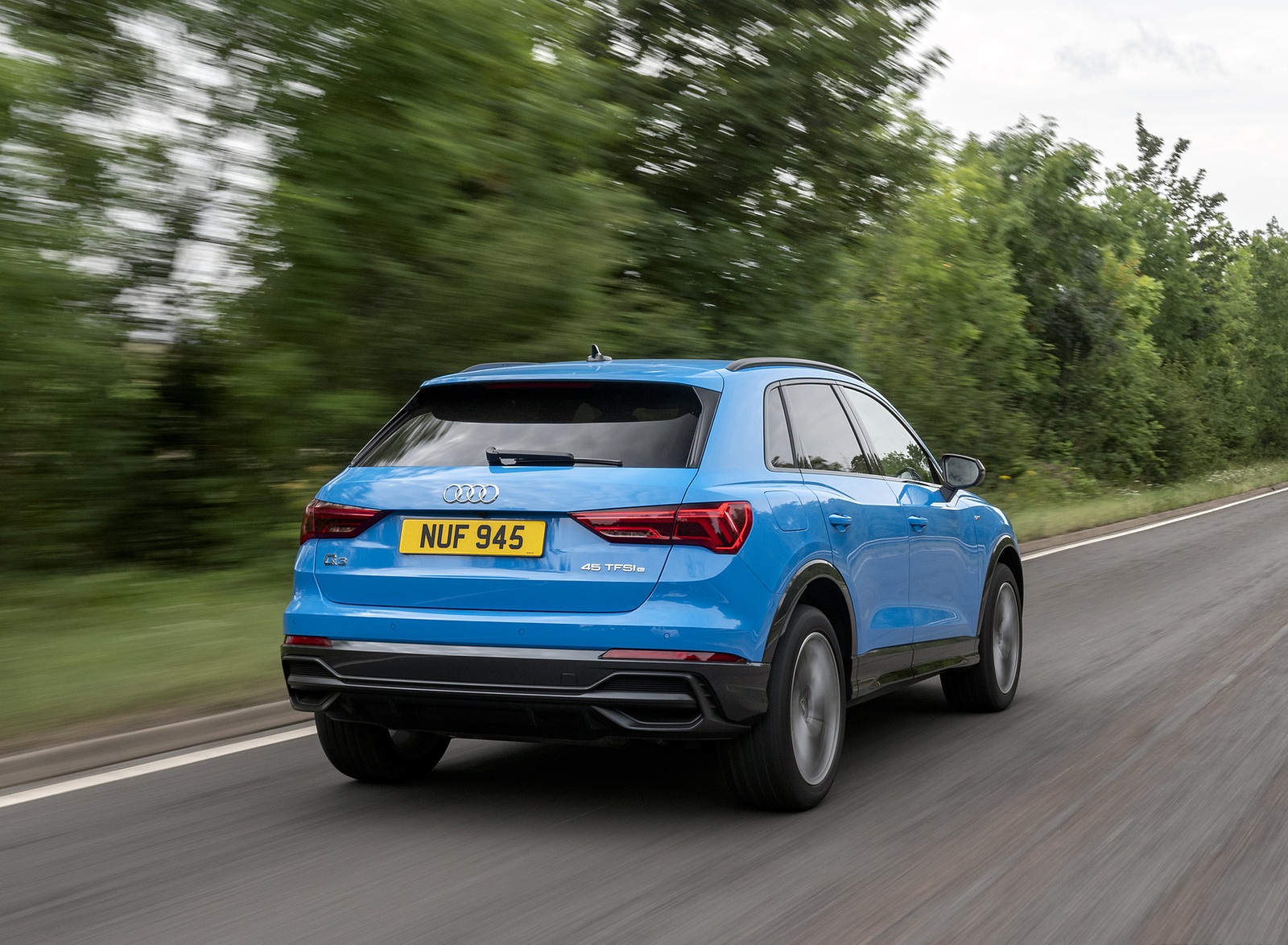 2021 Audi Q3 45 TFSI e Plug-In Hybrid (UK-Spec) Rear Wallpapers (3)