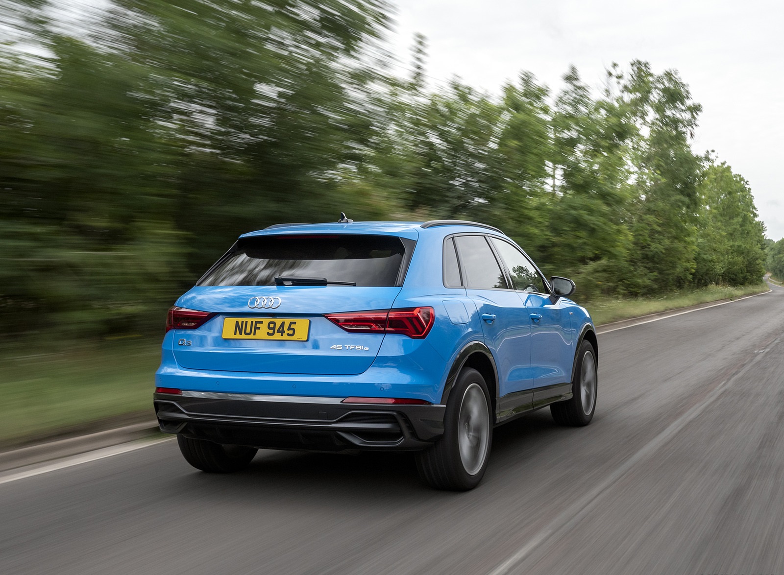 2021 Audi Q3 45 TFSI e Plug-In Hybrid (UK-Spec) Rear Wallpapers  (4)