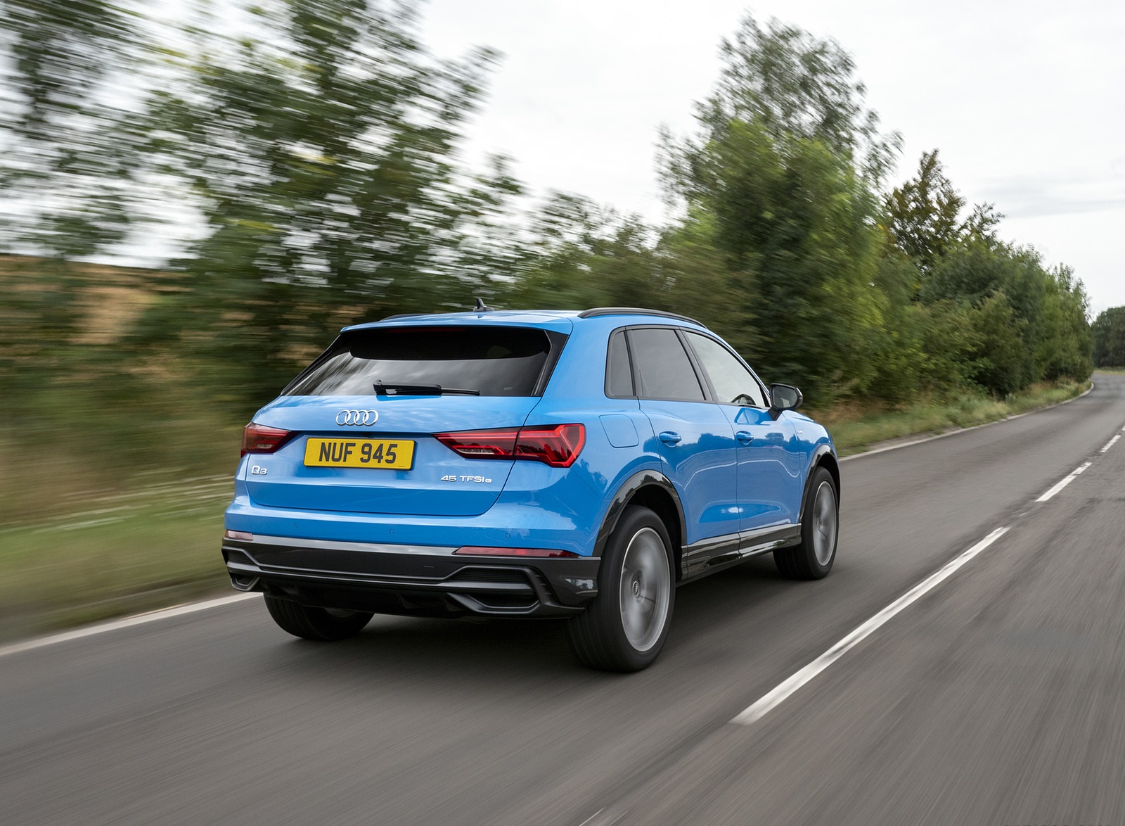 2021 Audi Q3 45 TFSI e Plug-In Hybrid (UK-Spec) Rear Wallpapers (10)