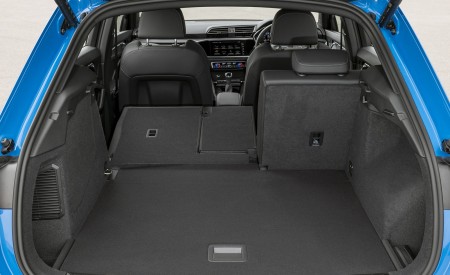2021 Audi Q3 45 TFSI e Plug-In Hybrid (UK-Spec) Trunk Wallpapers  450x275 (67)
