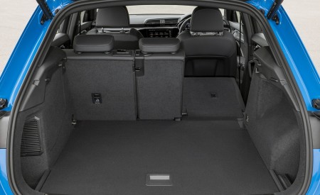 2021 Audi Q3 45 TFSI e Plug-In Hybrid (UK-Spec) Trunk Wallpapers 450x275 (68)