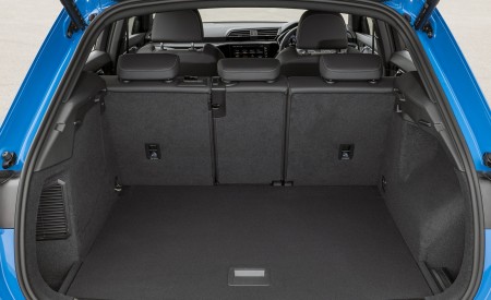 2021 Audi Q3 45 TFSI e Plug-In Hybrid (UK-Spec) Trunk Wallpapers 450x275 (69)